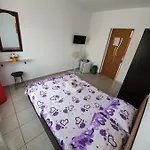 招待所 Casa Antonia 科斯蒂内什蒂